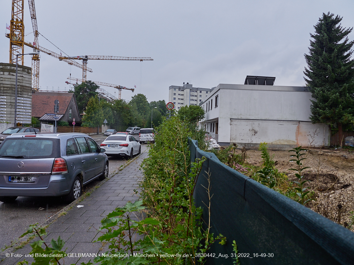 31.08.2022 - Baustelle an der Niederalmstraße 16 und Hugo-Lang-Bogen 13 in Neuperlach-Trudering